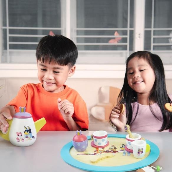 Little girl's wooden tea set, wooden toys, children's tea set, games, kitchen accessories, children's tea party, games, food