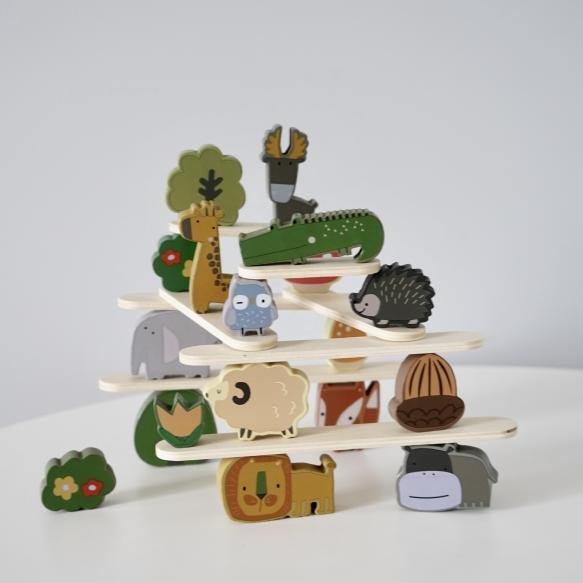 Wooden animal stacking blocks and balance toys, Montessori toys for children, early learning and educational toys for preschool children