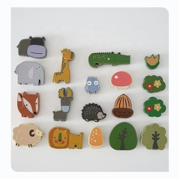 Wooden animal stacking blocks and balance toys, Montessori toys for children, early learning and educational toys for preschool children